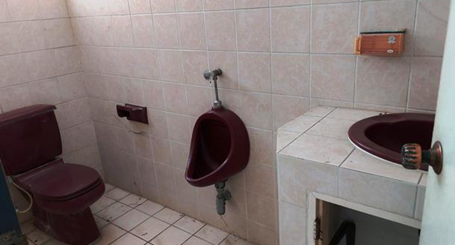 Gewerbefläche zum Kauf mit 4 Zimmer in Thoen, Lampang