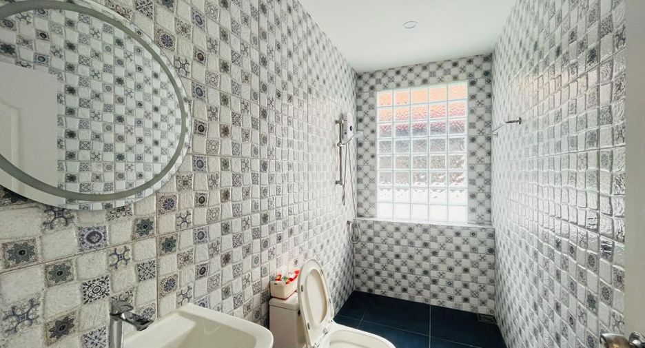 For sale 5 bedrooms house in Bang Lamung, Chonburi