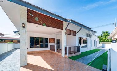 À vendre 5 chambres maison à East Pattaya, Pattaya