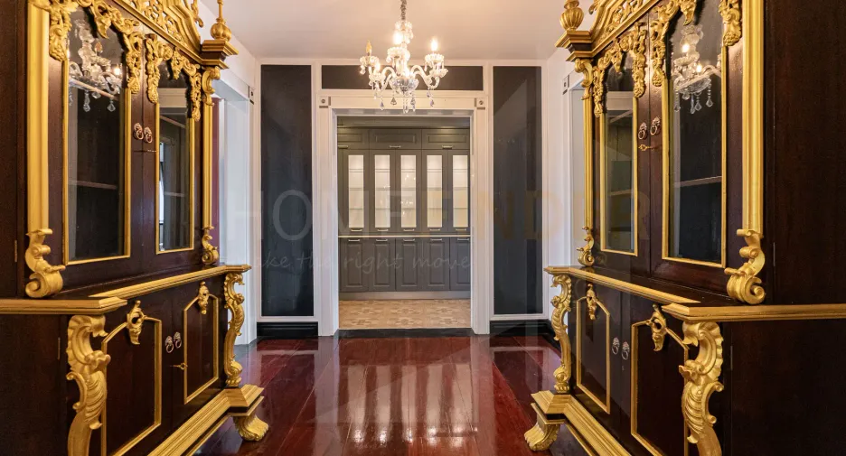 For rent 5 bedrooms condo in Bang Phlat, Bangkok