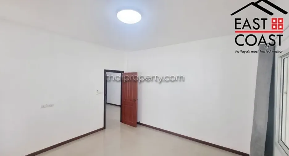 For rent and for sale 4 bedrooms house in Bang Lamung, Chonburi