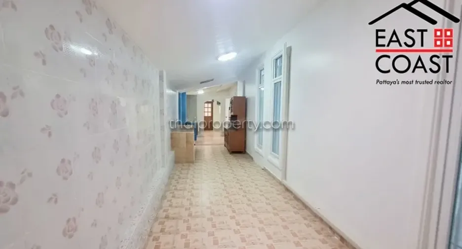 For rent and for sale 4 bedrooms house in Bang Lamung, Chonburi