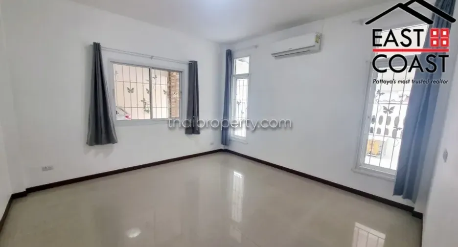 For rent and for sale 4 bedrooms house in Bang Lamung, Chonburi