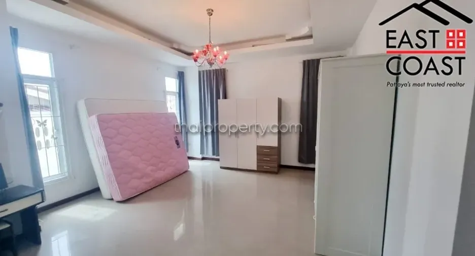 For rent and for sale 4 bedrooms house in Bang Lamung, Chonburi