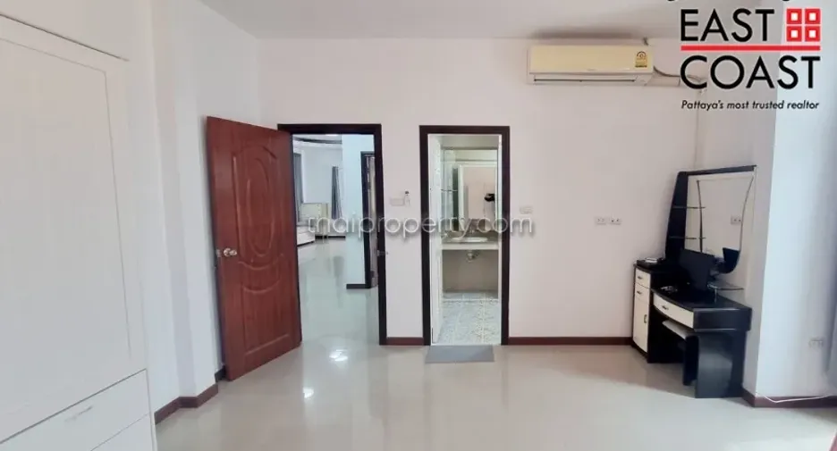 For rent and for sale 4 bedrooms house in Bang Lamung, Chonburi