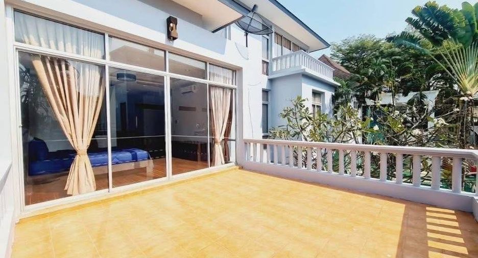 For sale 7 bedrooms house in Sattahip, Chonburi