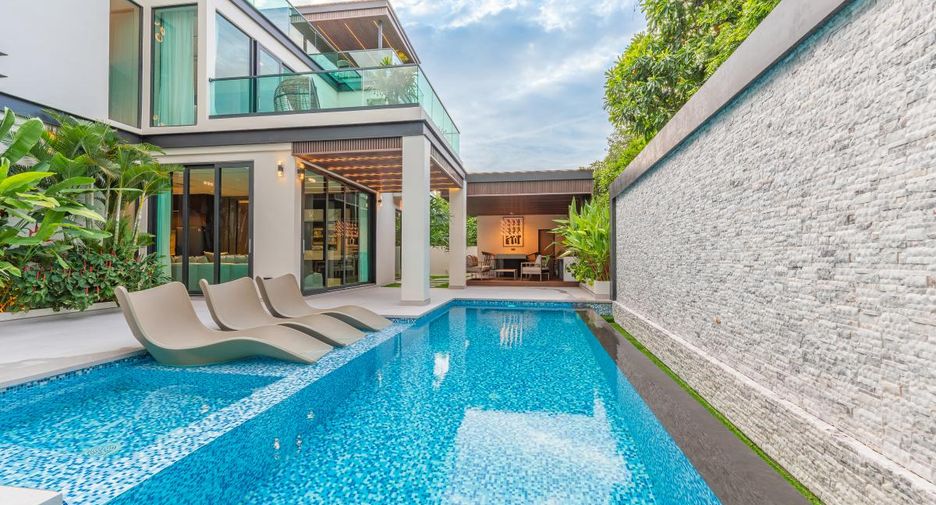 For sale 7 bedrooms house in Sattahip, Chonburi