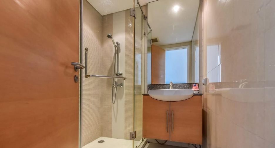 For sale 2 bedrooms condo in Khlong Toei, Bangkok