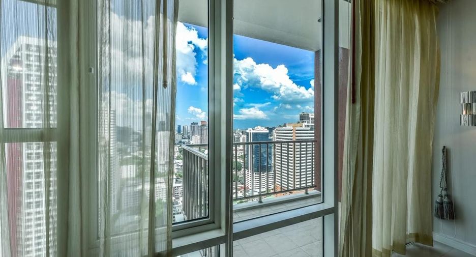 For sale 2 bedrooms condo in Khlong Toei, Bangkok