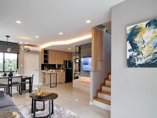 Casa adosada en venta de 3 habitaciones en Lat Krabang, Bangkok