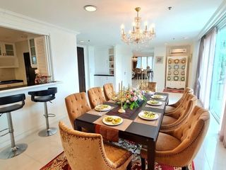For rent 4 bedrooms condo in Watthana, Bangkok