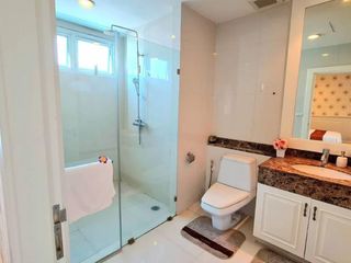 For rent 4 bedrooms condo in Watthana, Bangkok