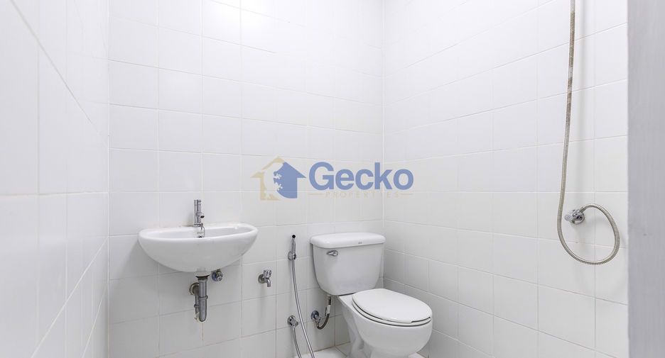 For sale 3 bedrooms condo in Jomtien, Pattaya