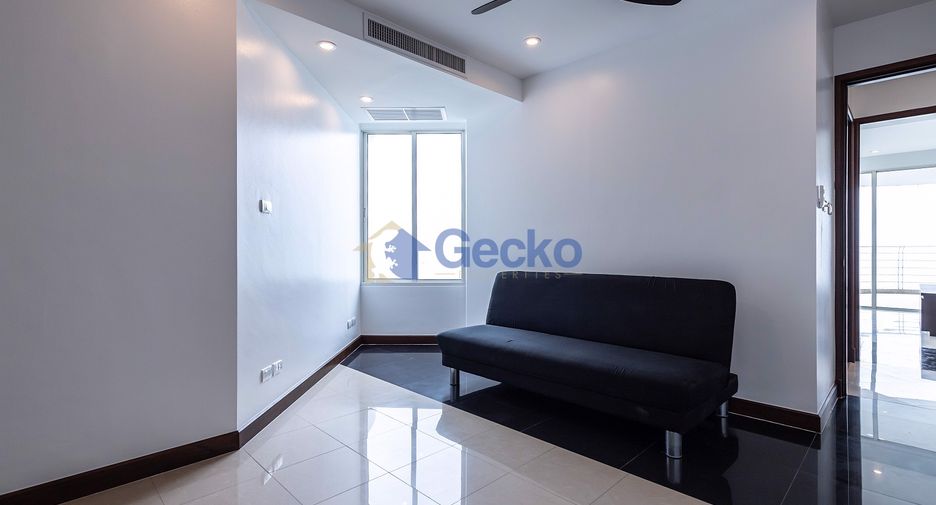 For sale 3 bedrooms condo in Jomtien, Pattaya