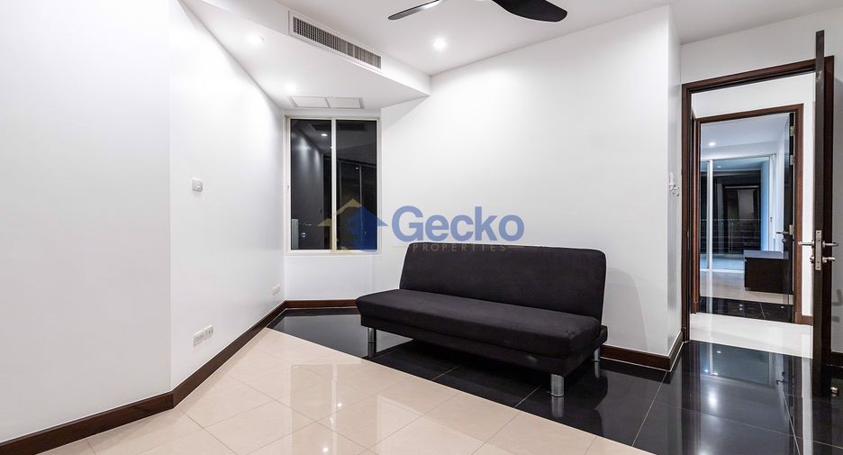 For sale 3 bedrooms condo in Jomtien, Pattaya