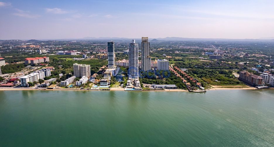For sale 3 bedrooms condo in Jomtien, Pattaya