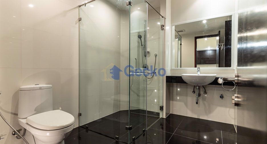 For sale 3 bedrooms condo in Jomtien, Pattaya