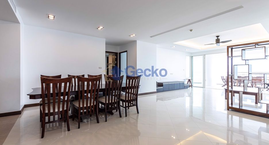 For sale 3 bedrooms condo in Jomtien, Pattaya