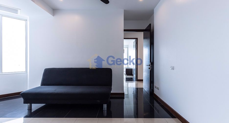 For sale 3 bedrooms condo in Jomtien, Pattaya