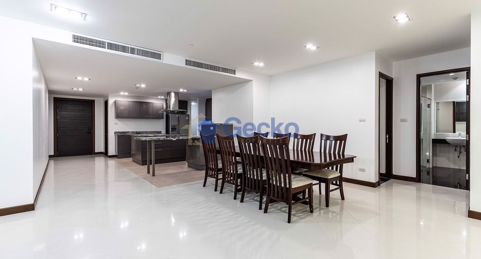 For sale 3 bedrooms condo in Jomtien, Pattaya