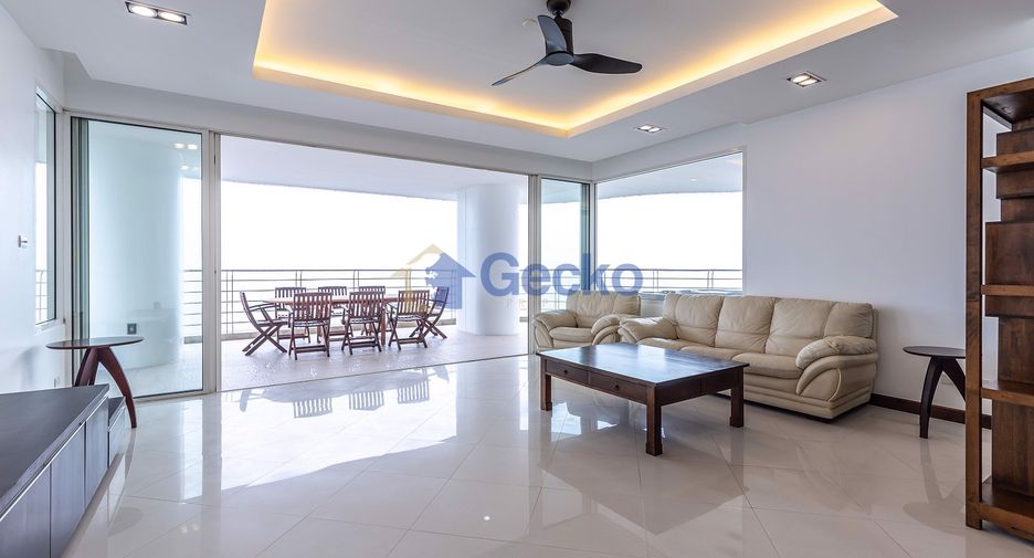 For sale 3 bedrooms condo in Jomtien, Pattaya