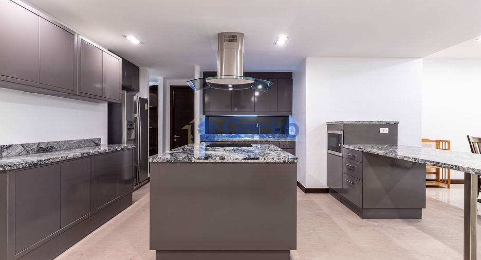 For sale 3 bedrooms condo in Jomtien, Pattaya