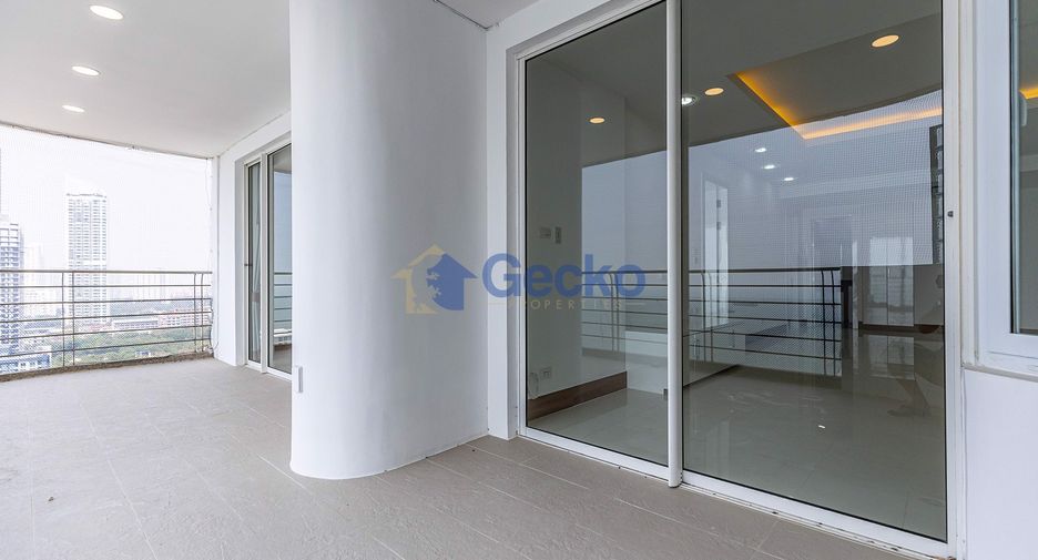 For sale 2 bedrooms condo in Jomtien, Pattaya