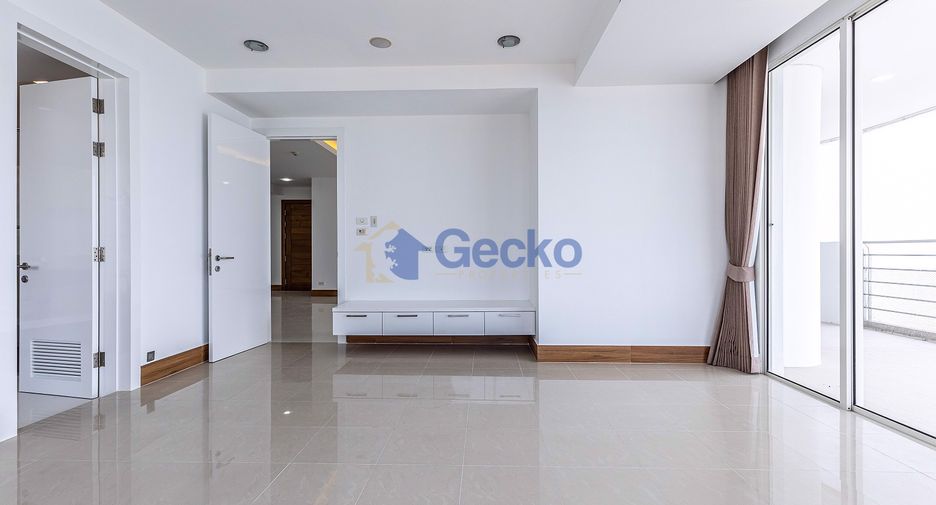 For sale 2 bedrooms condo in Jomtien, Pattaya
