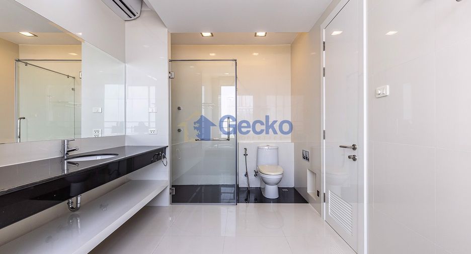 For sale 2 bedrooms condo in Jomtien, Pattaya