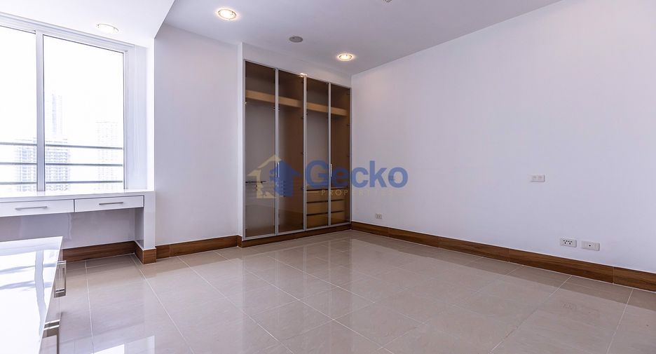 For sale 2 bedrooms condo in Jomtien, Pattaya