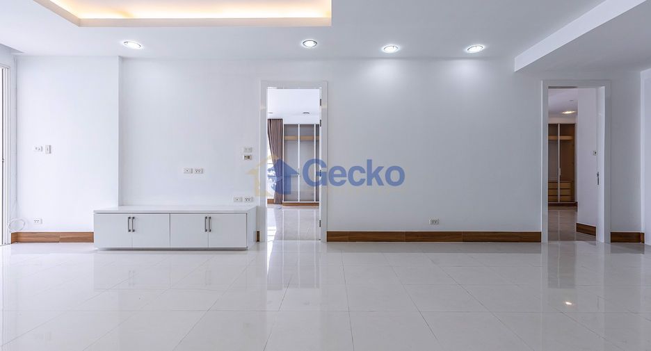 For sale 2 bedrooms condo in Jomtien, Pattaya