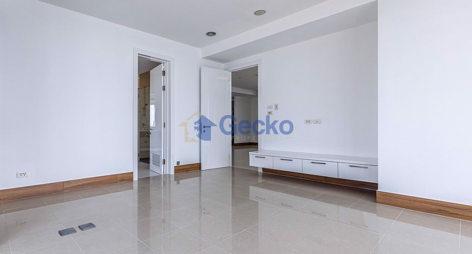 For sale 2 bedrooms condo in Jomtien, Pattaya