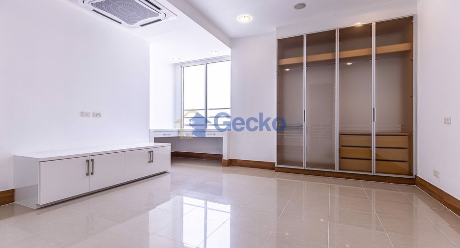 For sale 2 bedrooms condo in Jomtien, Pattaya