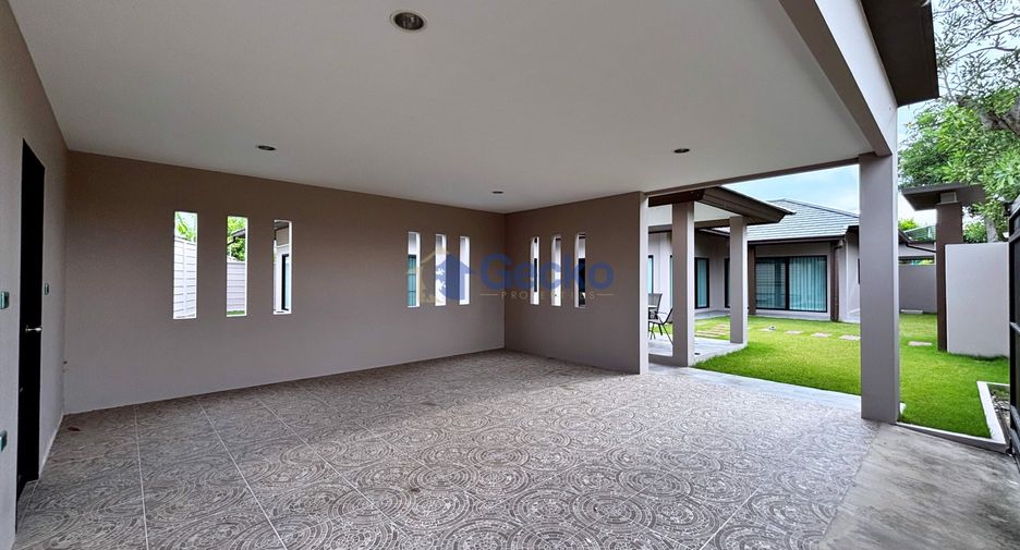 For rent and for sale 3 bedrooms house in Huay Yai, Pattaya