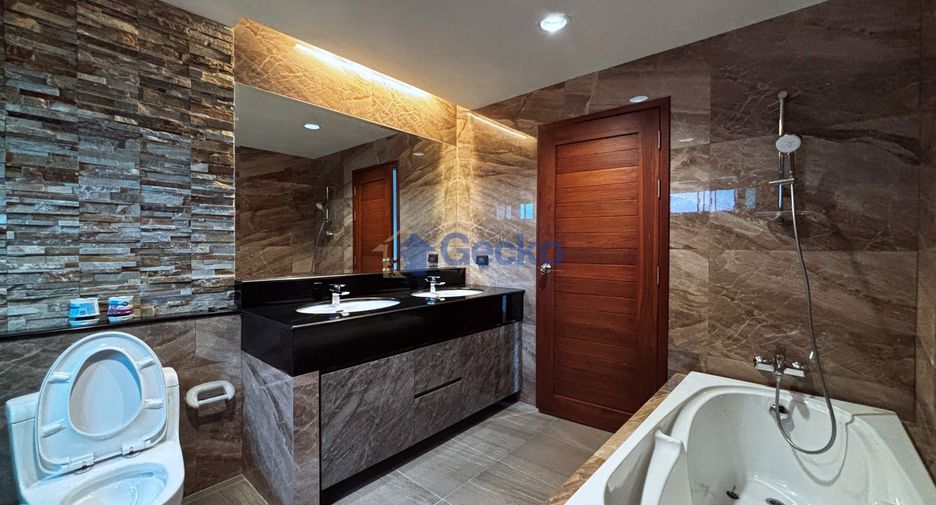For rent and for sale 3 bedrooms house in Huay Yai, Pattaya