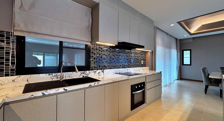 For rent and for sale 3 bedrooms house in Huay Yai, Pattaya