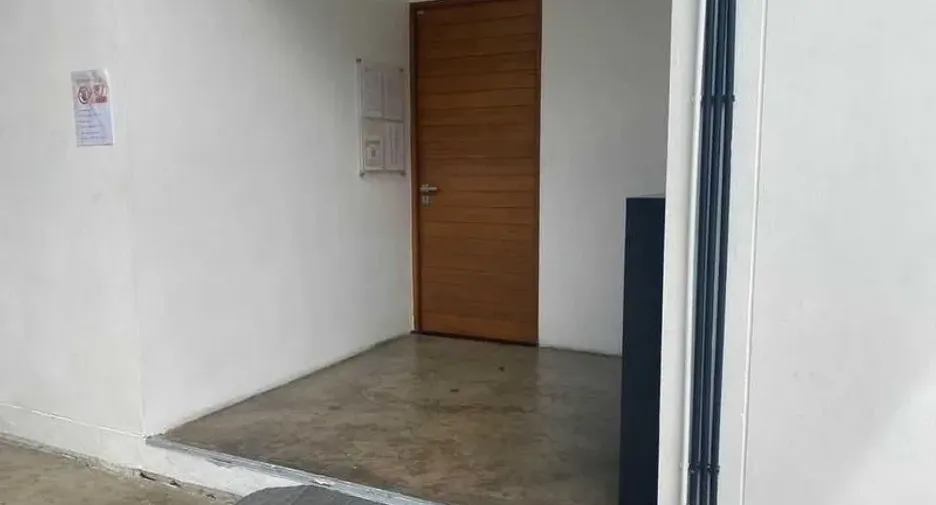 Büro zur Miete und zum Kauf mit 2 Zimmer in Bang Khae, Bangkok