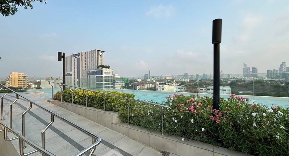 For rent 1 bed condo in Phra Khanong, Bangkok