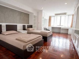 For sale 3 bedrooms condo in Watthana, Bangkok