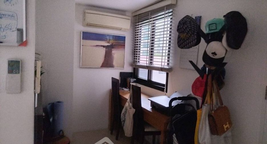 For sale 3 bedrooms condo in Watthana, Bangkok
