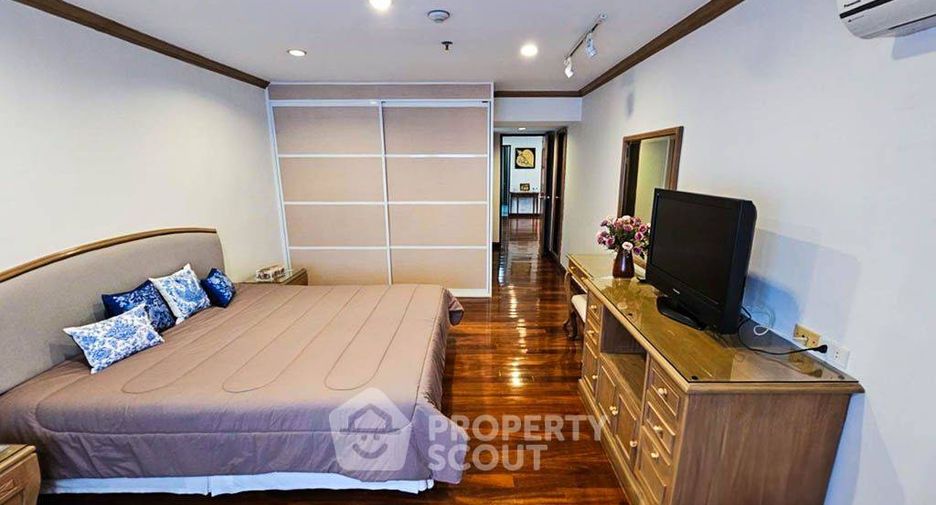 For rent 2 bedrooms condo in Khlong Toei, Bangkok