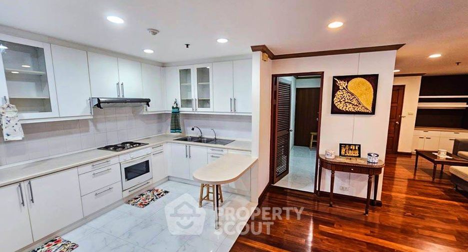 For rent 2 bedrooms condo in Khlong Toei, Bangkok