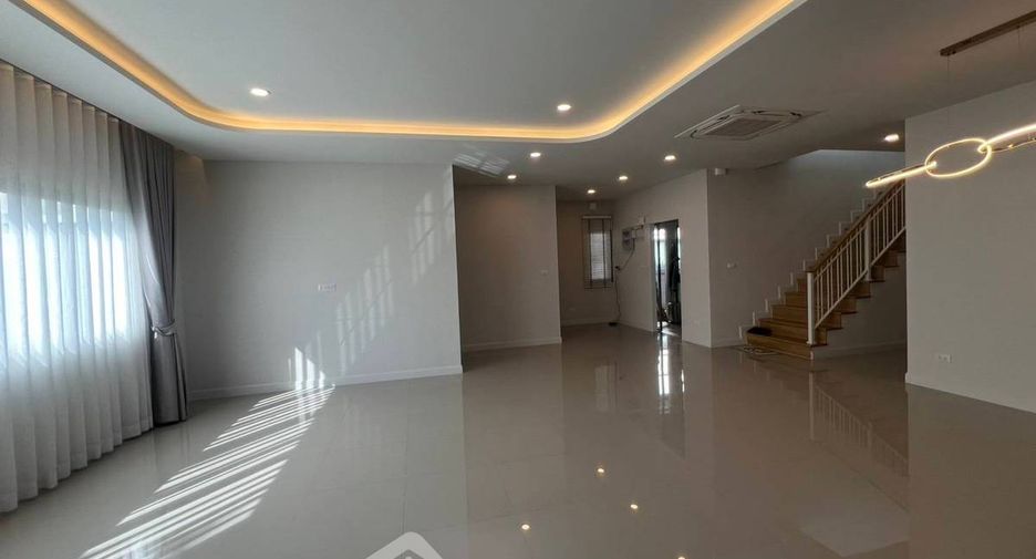 For sale 4 bedrooms house in Saphan Sung, Bangkok