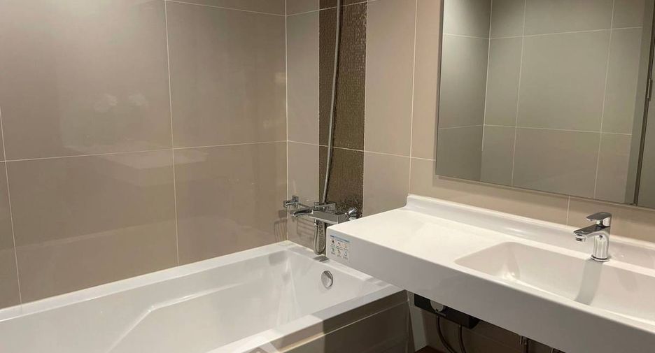For sale 2 bedrooms condo in Phra Khanong, Bangkok