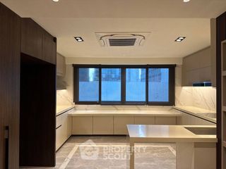 出售 3 卧室 公寓 在 Pathum Wan, 曼谷