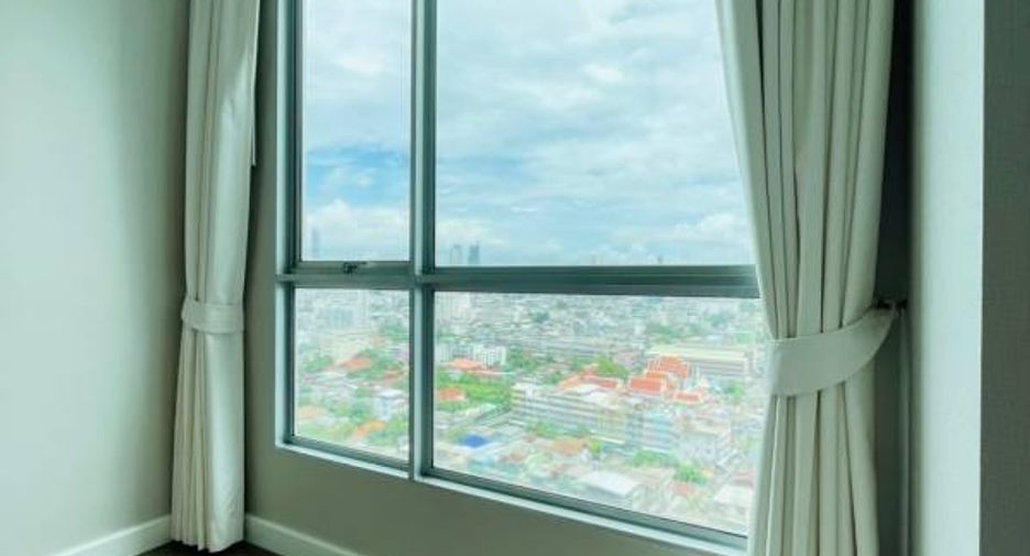 For sale 1 bed condo in Thon Buri, Bangkok
