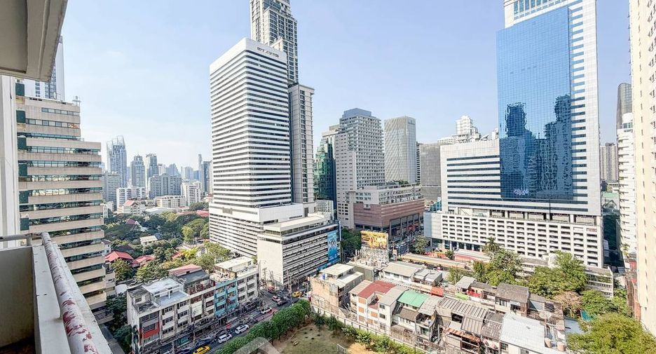 For sale 2 bedrooms condo in Watthana, Bangkok