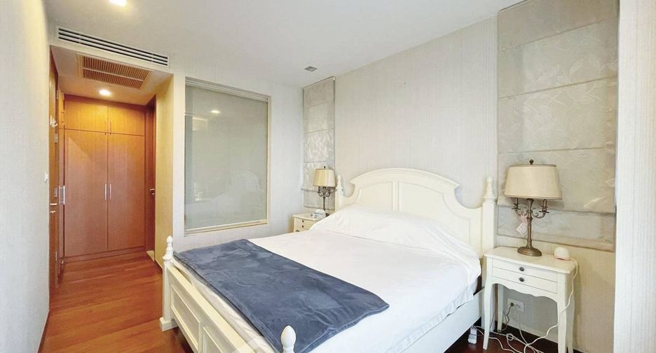 For sale 2 bedrooms condo in Khlong Toei, Bangkok