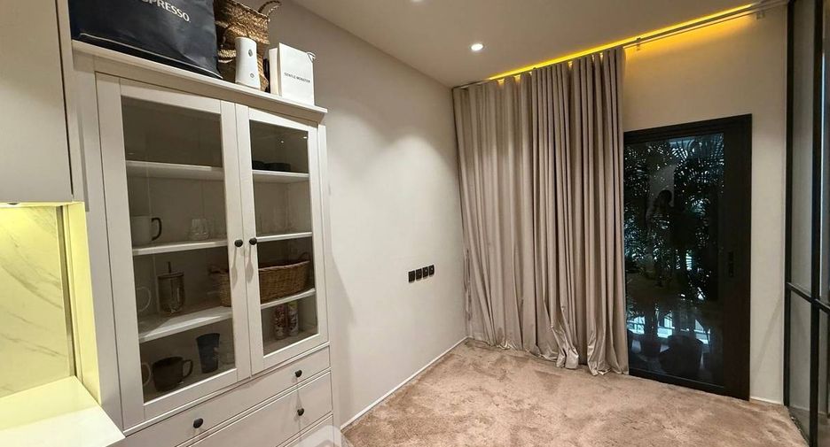 For sale 1 bed condo in Khlong Toei, Bangkok