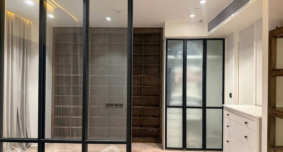 For sale 1 bed condo in Khlong Toei, Bangkok